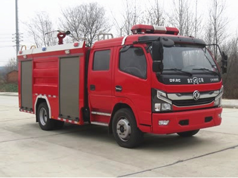 國六東風5噸水罐消防車